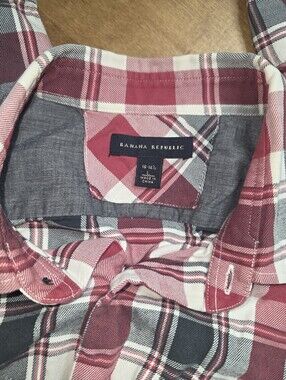 Banana Republic Men’s Red Plaid Button-Up Shirt Sz L